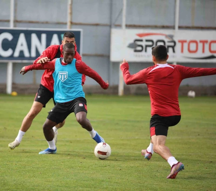 Sivasspor salonda çalıştı
