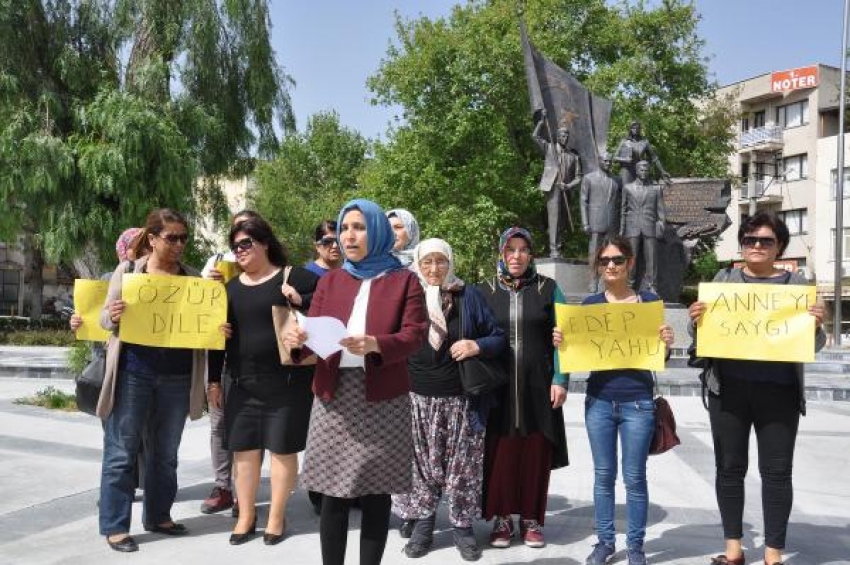 Söke'de AK Partili kadıların 'Kılıçdaroğlu' eylemine CHP'li kadınlardan karşılık