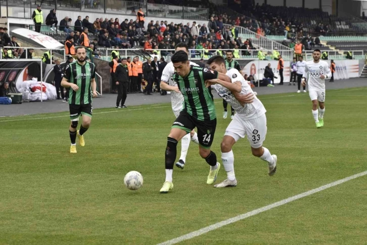 Denizlispor son bölümdeki gollerle kazandı