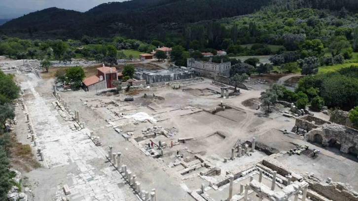 Stratonikeia’nın gizemli meydanının sırrı çözülüyor
