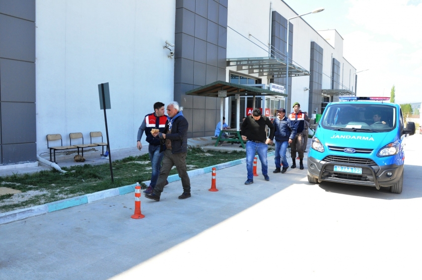 İznik’te lahit tarlasında 10 defineci suçüstü yakalandı