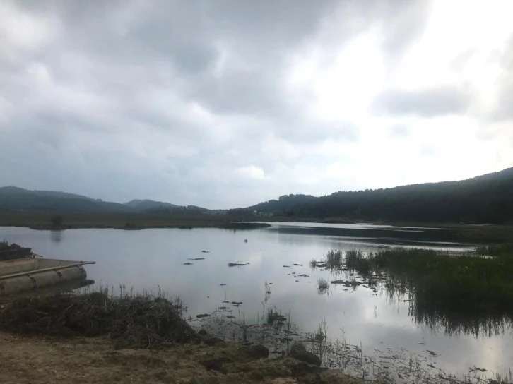 Süleymanlı Yayla Gölü’nü temizleme çalışması sonuç veriyor
