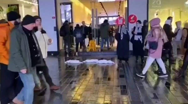 Sultanahmet ve Taksim’de "kanlı", "maket bebekli" İsrail protestosu
