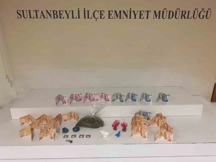 Sultanbeyli’de uyuşturucu operasyonu: 8 şüpheli yakalandı
