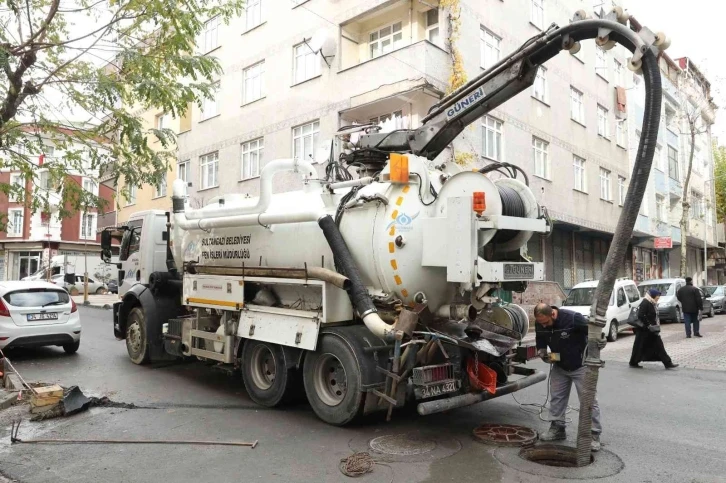 Sultangazi Belediyesinden ‘kameralı’ temizlik
