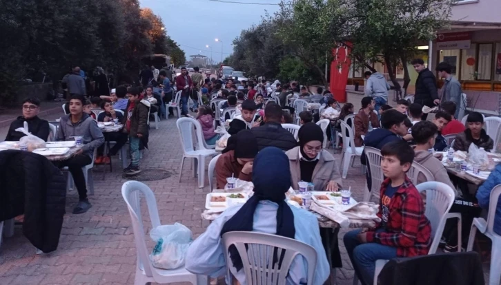 Sultanhisar’da çocuklara iftar düzenlendi
