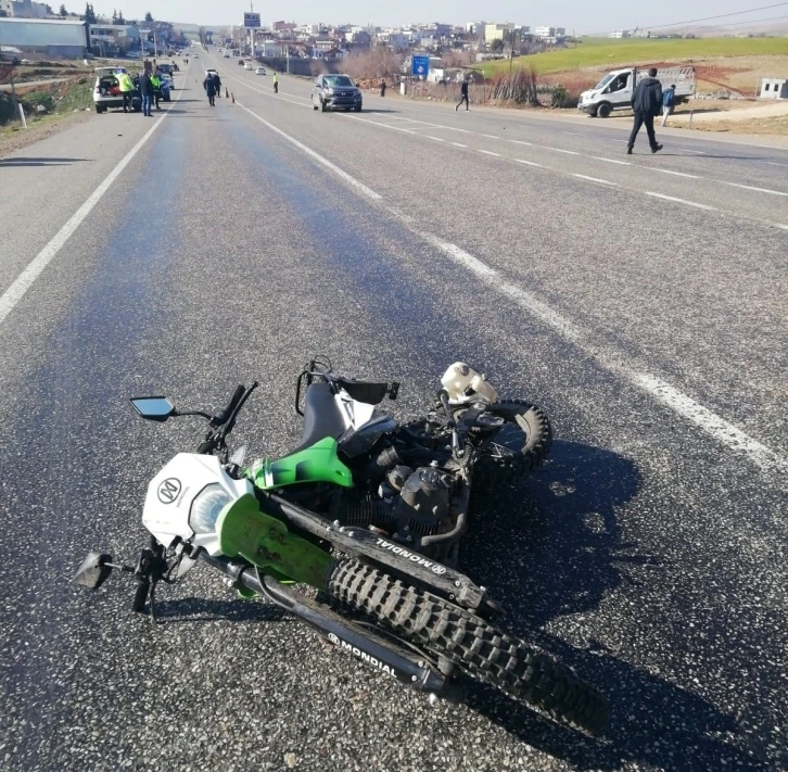 Sürücü ve motosiklet metrelerce havaya fırladı: 1 ağır yaralı
