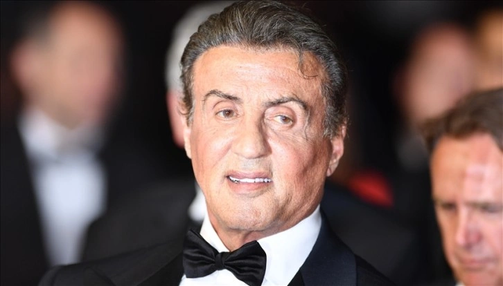 Sylvester Stallone'den Papa'ya: "Boksa var mısınız?"