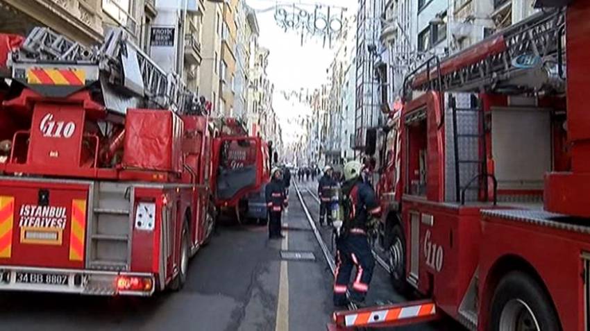 İstanbul Taksim’de yangın paniği