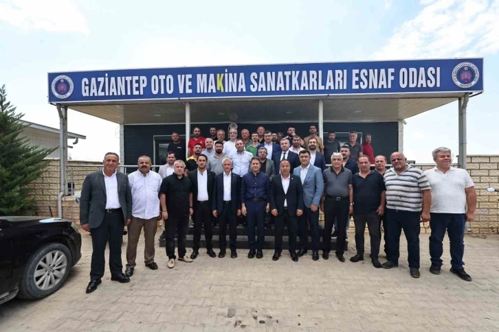 Tahmazoğlu esnaf ve vatandaşla bir araya geldi
