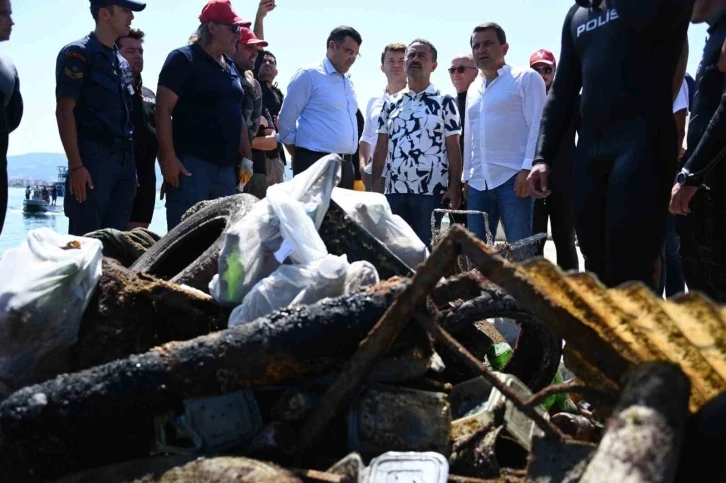 ‘Tarihi Alan’da kıyı ve deniz dibi temizliği yapıldı
