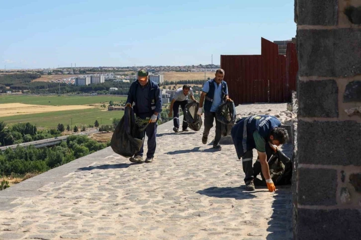 Tarihi surlarda bayram temizliği
