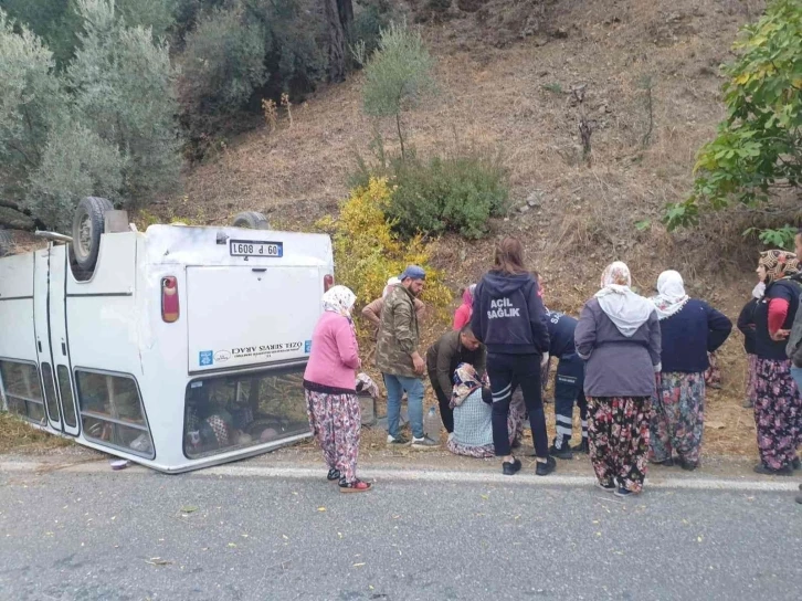 Tarım işçilerini taşıyan minibüs takla attı
