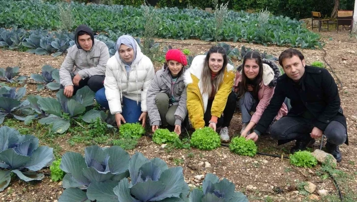 Tarım lisesinin özel öğrencileri üretti
