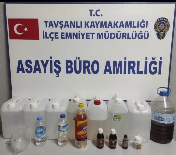 Tavşanlı’da 36,5 litre el yapımı içki ele geçirildi
