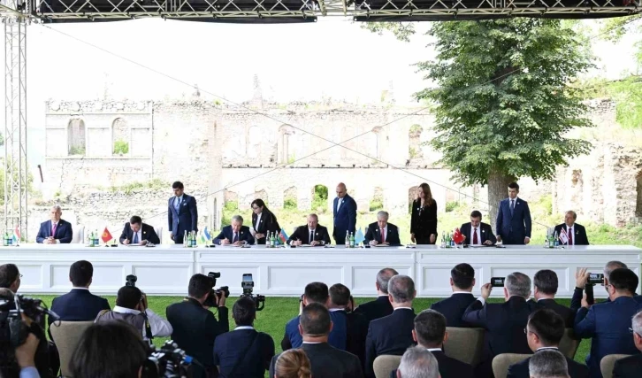 TDT Devlet Başkanları Gayrıresmi Zirvesi’nde Karabağ Deklarasyonu imzalandı