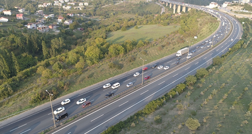  TEM'de trafiği durma noktasına getirdi.