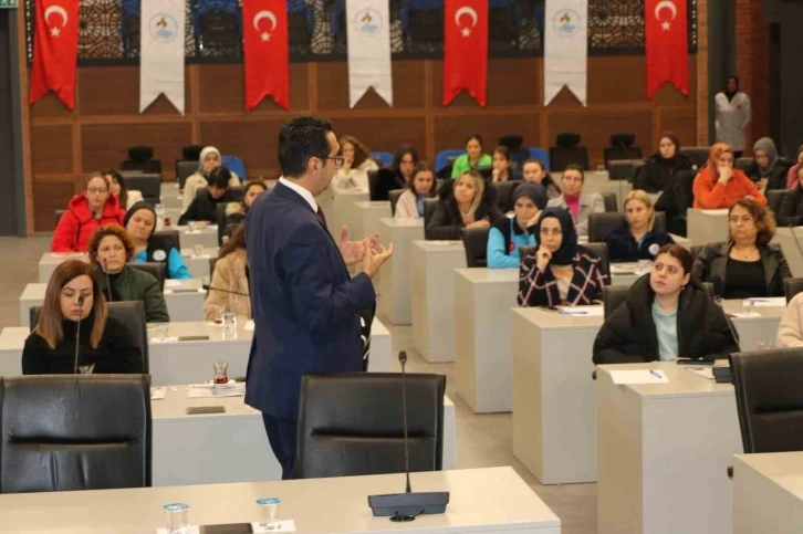 Tekden Hastanesi, Pamukkale Belediyesinin kadın çalışanlarını bilgilendirdi
