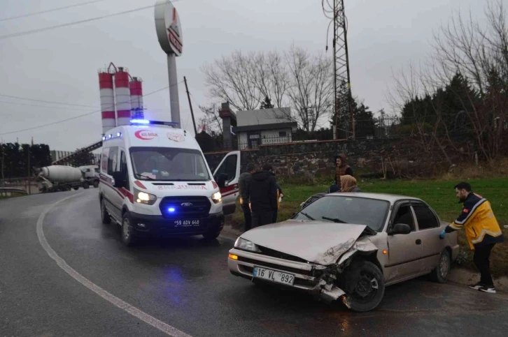 Tekirdağ’da 1’i çocuk 2 kişinin yaralandığı kaza kamerada
