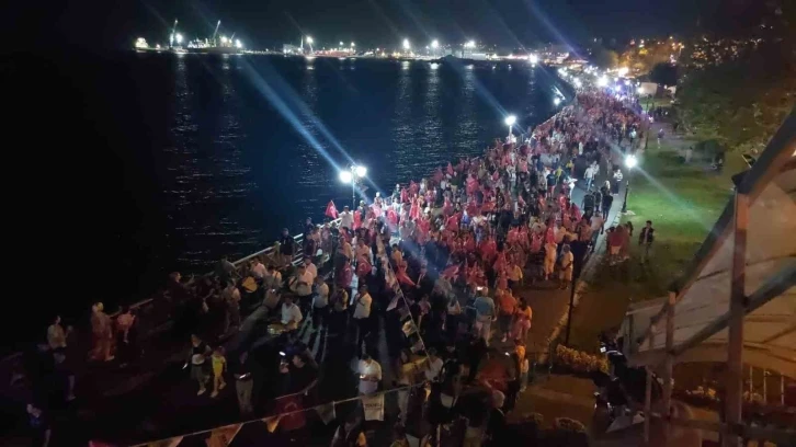 Tekirdağ’da yüzlerce kişi fener alayında buluştu
