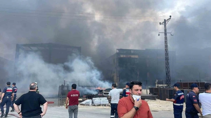 Tekirdağ’daki fabrika yangını kontrol altına alındı
