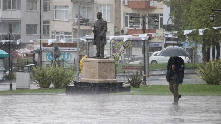 Tekirdağ ile Doğu ve Güneydoğu Anadolu'daki 5 il için sağanak uyarısı