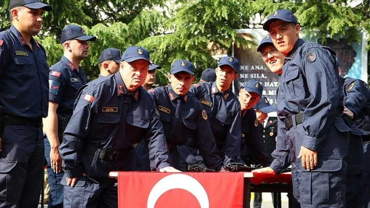 Tekirdağ'da 16 engelli genç bir günlüğüne asker oldu