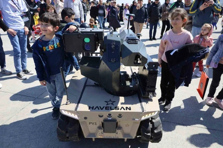 TEKNOFES’te insansız otonom kara aracına yoğun ilgi
