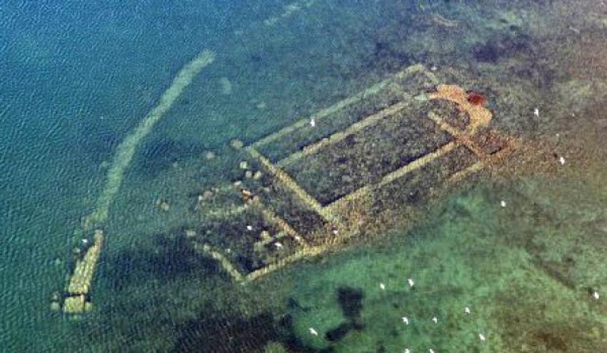 İznik Gölü'ndeki bazilikaya 