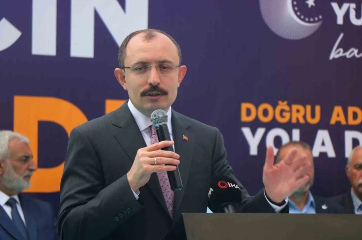 Ticaret Bakanı Muş’tan Davutoğlu’na eleştiri: "Elinde ne var ne yok fırlatıyor"
