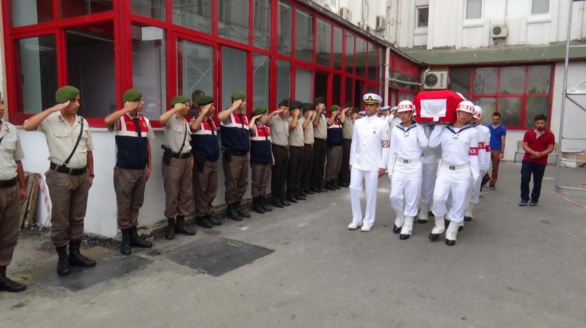 Denizde kalp krizi geçiren askere tören düzenlendi