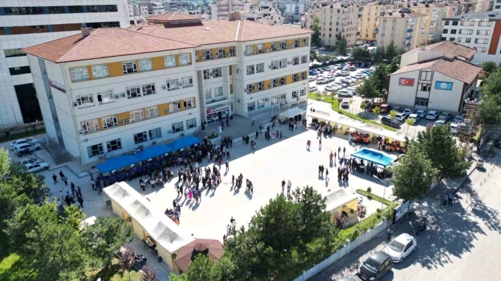 Tokat’ta 3 gün sürecek ‘Bilişim Şenliği’ kapılarını ziyaretçilerine açtı
