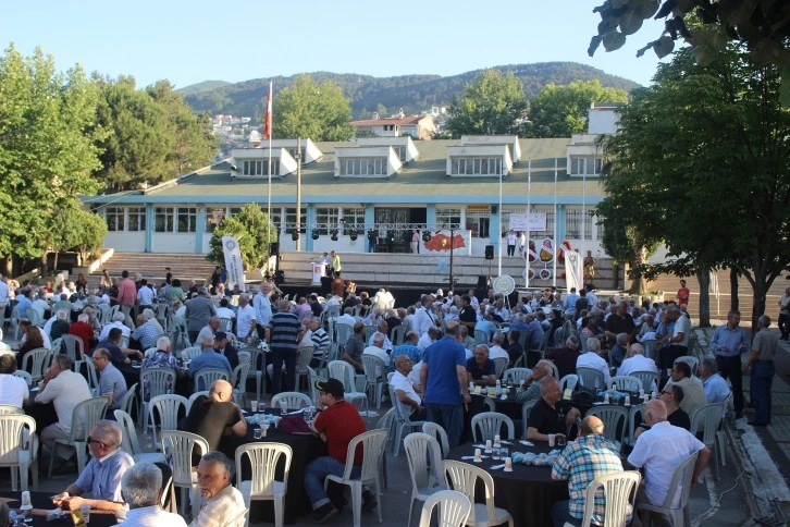 Tophane Mesleki ve Teknik Anadolu Lisesi’nin Mezunlar Günü törenle kutlandı