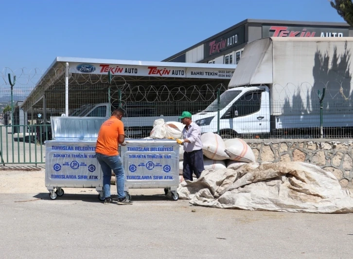 Toroslar’da kurban satış ve kesim alanlarında hijyen ön planda
