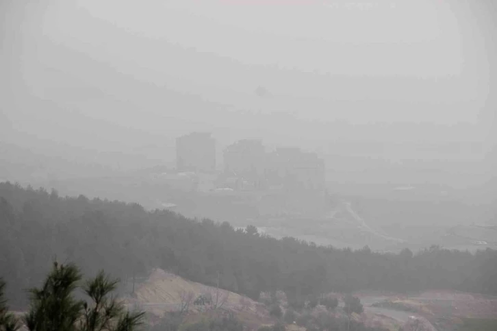 Toz bulutu Adıyaman’ı esir aldı
