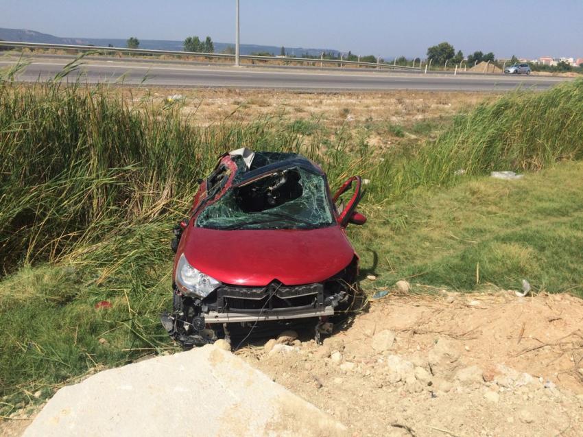 Trafik kazasında hamile kadın ve bebeği öldü