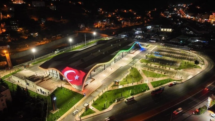 Trabzon'da yapımı tamamlanan yeni otogar bu gece hizmete açılıyor