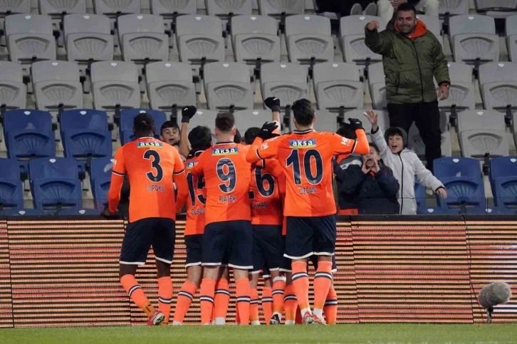 Trendyol Süper Lig: Başakşehir: 1 - Pendikspor: 0 (Maç devam ediyor)
