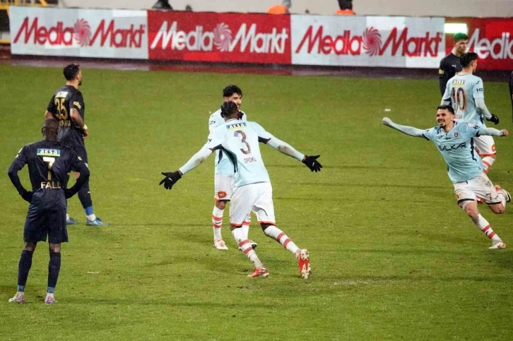 Trendyol Süper Lig: Kasımpaşa: 0 - Başakşehir: 3 (Maç sonucu)
