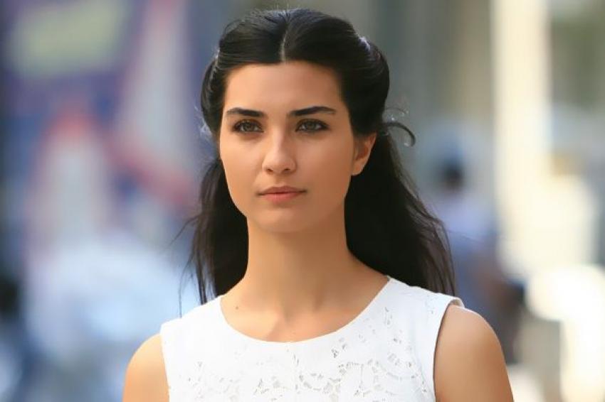 Tuba Büyüküstün hayranlarına yakalandı!