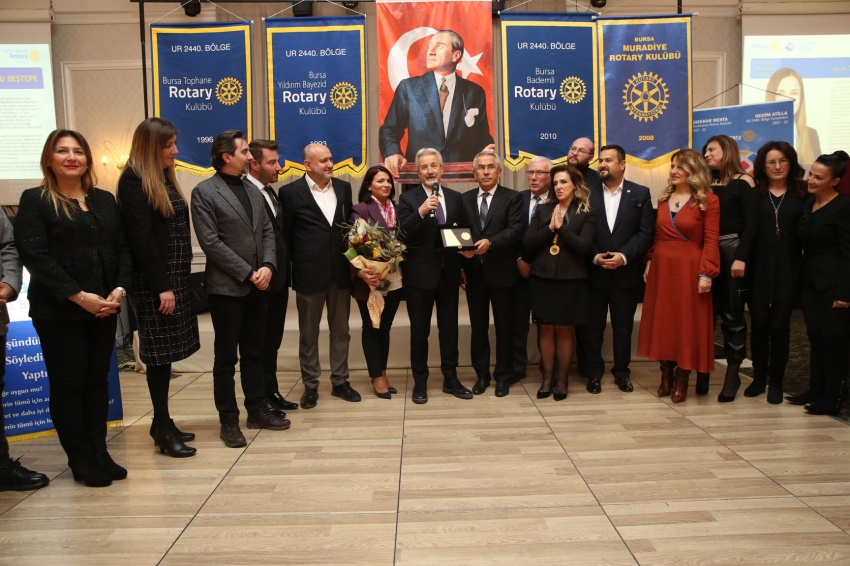 Bademli Rotary Kulübü’nden Başkan Erdem’e teşekkür plaketi