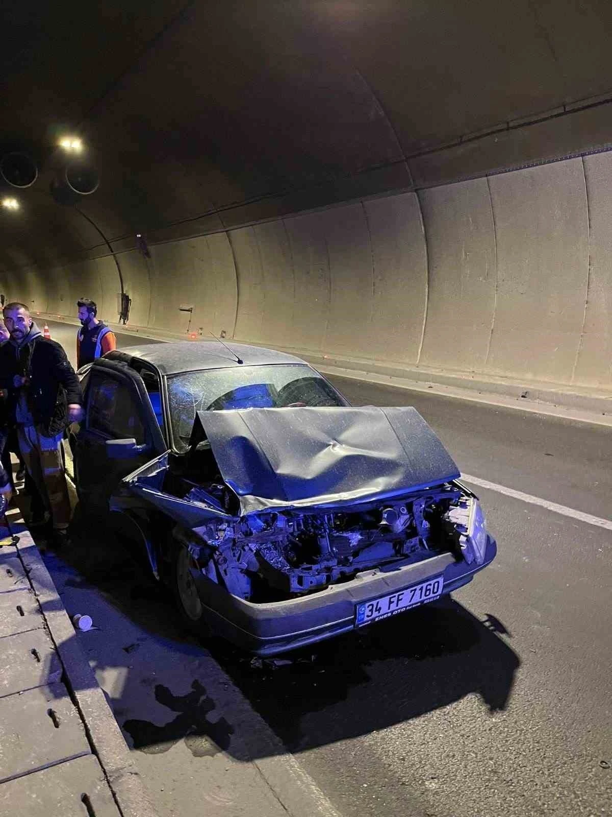 Tüneli meydana gelen trafik kazasında 2 kişi yaralandı
