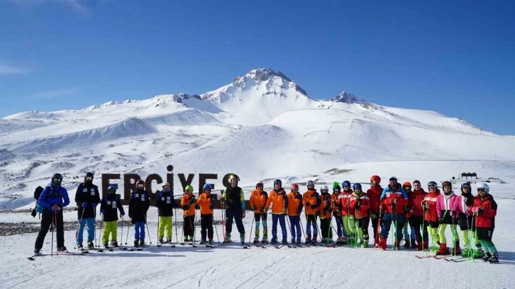 Türk Dünyası’ndan sporcuları buluşturan Erciyes Türksoy Kupası tamamlandı
