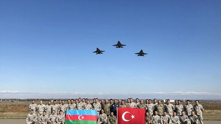 Türk F-16'ları Azerbaycan'da