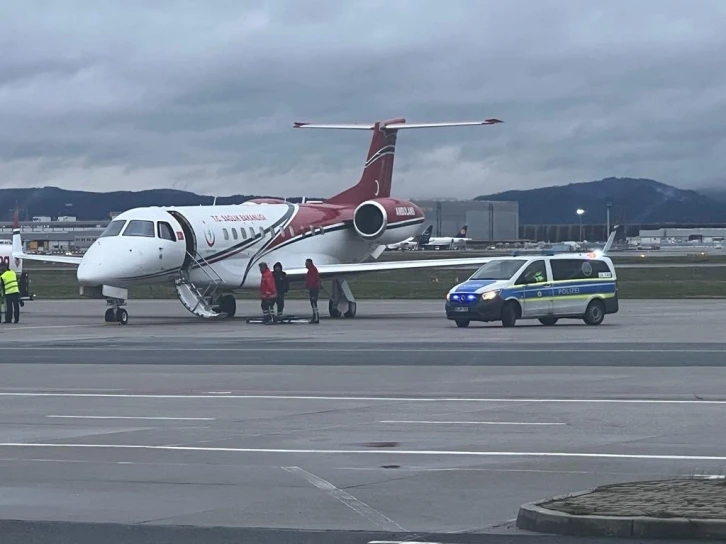 Türk hastalar Almanya’dan Türkiye’ye ambulans uçakla nakledildi
