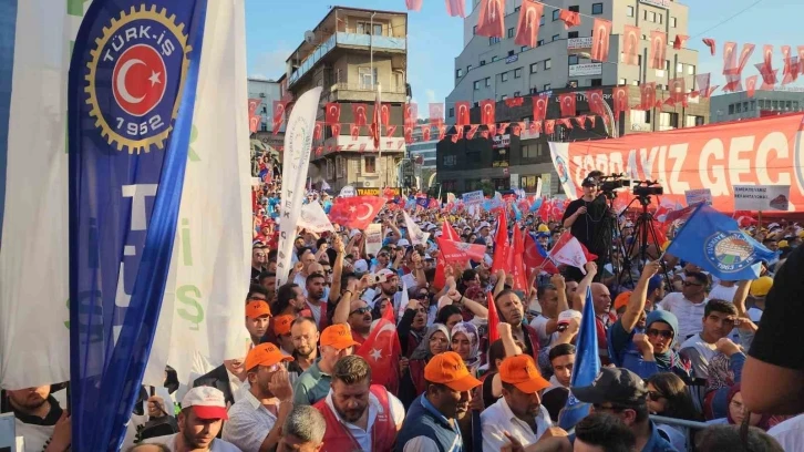 Türk-İş Zonguldak’ta &quot;Zordayız, Geçinemiyoruz&quot; mitingi yaptı