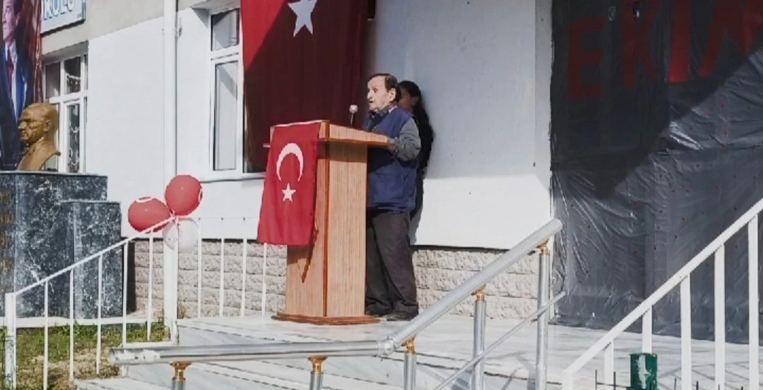 Türkeli’de 67 yıl önce okuduğu şiiri yeniden seslendirdi