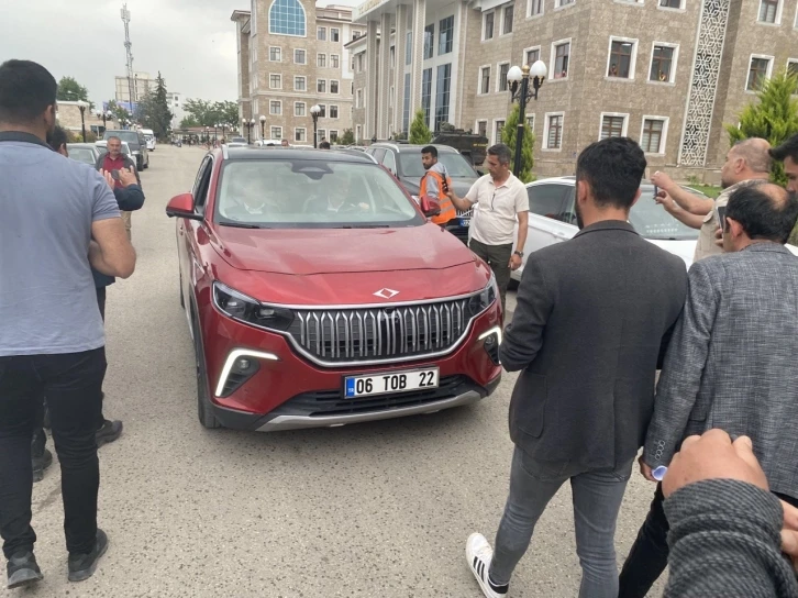 Türkiye’nin yerli otomobili TOGG Adıyaman’da, yoğun ilgi gördü
