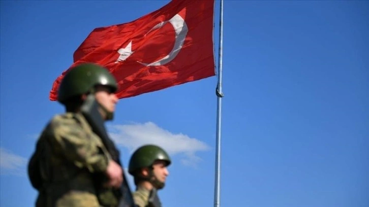 Türkiye'den Yunanistan'a yasa dışı yollarla geçmeye çalışan 4 kişi yakalandı