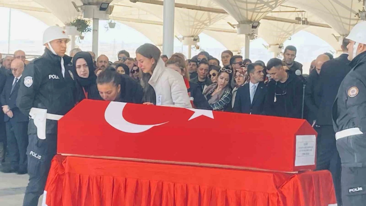 TUSAŞ saldırısında şehit olan güvenlik görevlisi Atakan Şahin Erdoğan son yolculuğuna uğurlandı
